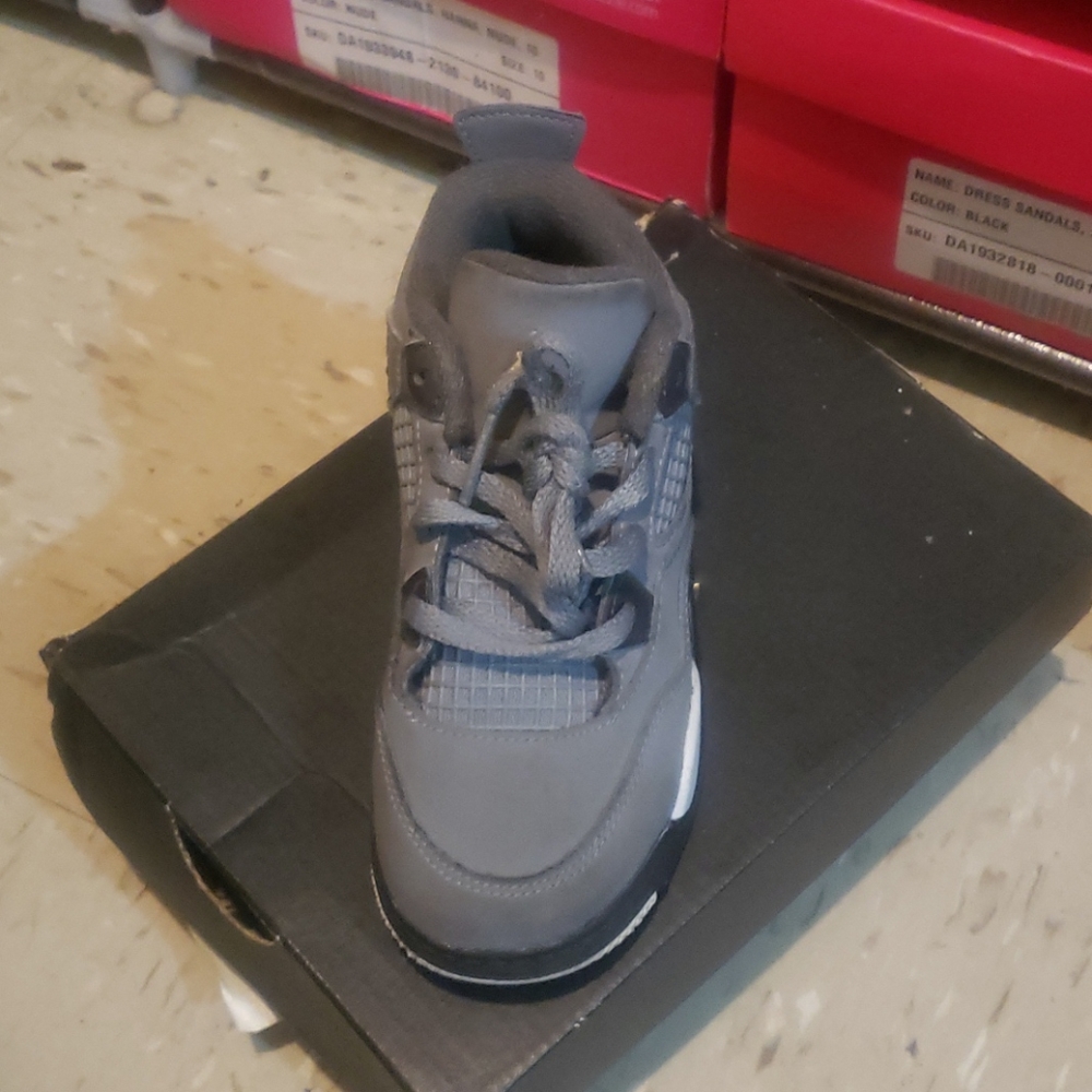 Jordan 4s